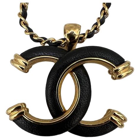 collier chanel noir|Collier Chanel .